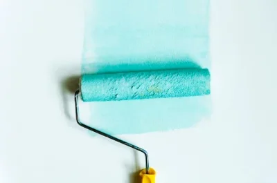 Peinture intérieure à Saint-Étienne-le-Laus — murs, plafonds et boiseries